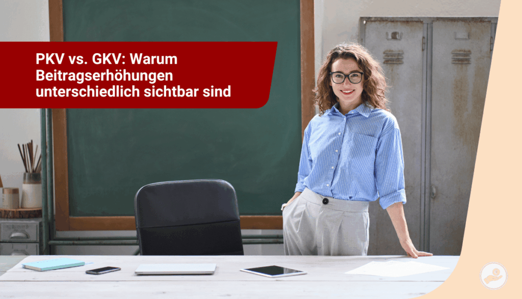 Lehrerin steht vor einer Tafel – Erklärung der Unterschiede zwischen PKV und GKV bei Beitragserhöhungen.